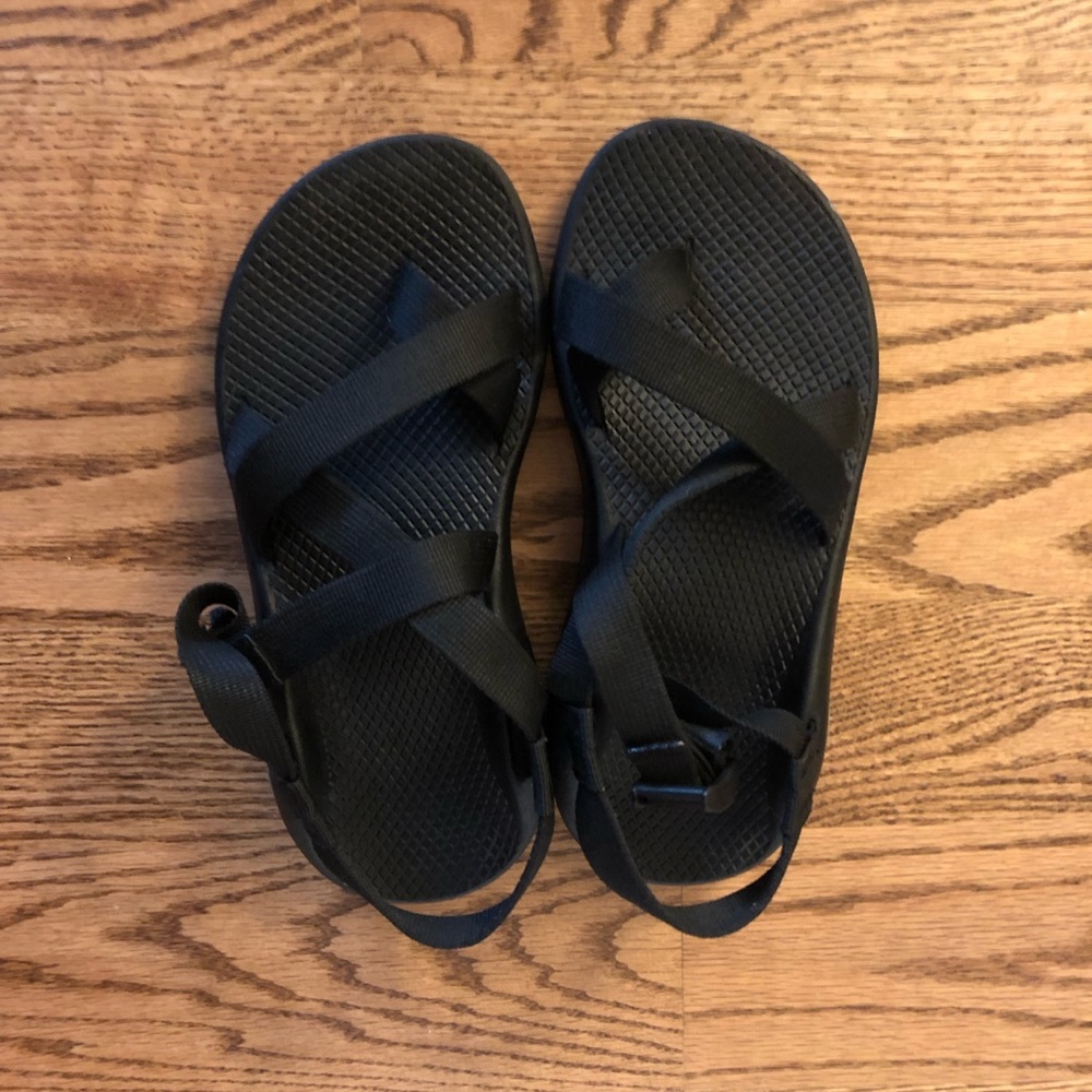 Womens Chacos Z2, black